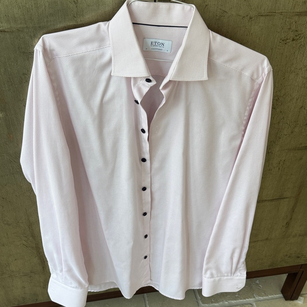 Eton Men's Soft Pink Dress Shirt with Dark Buttons